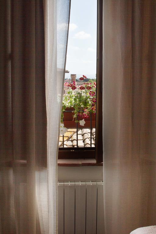 Bed and Breakfast A Casa Mastacchi Сиена Экстерьер фото