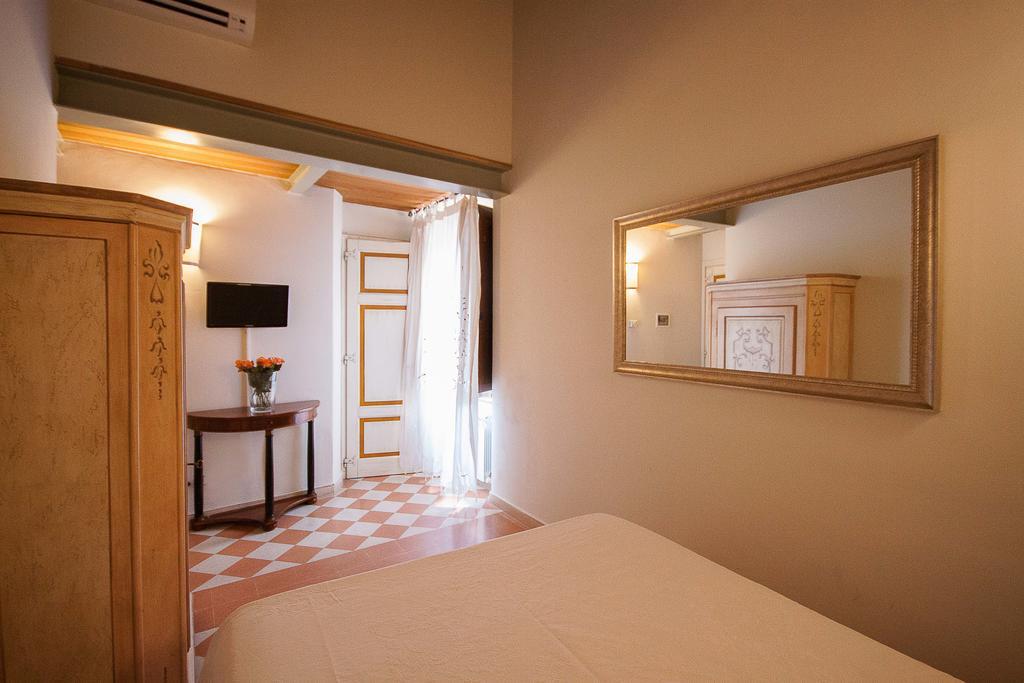 Bed and Breakfast A Casa Mastacchi Сиена Экстерьер фото