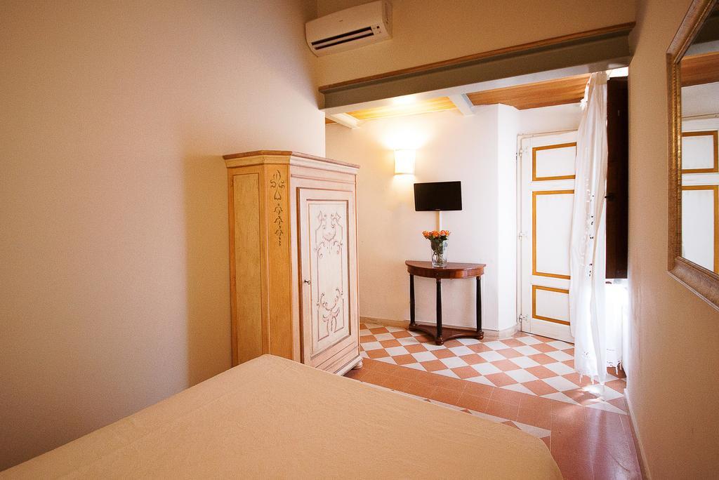 Bed and Breakfast A Casa Mastacchi Сиена Экстерьер фото
