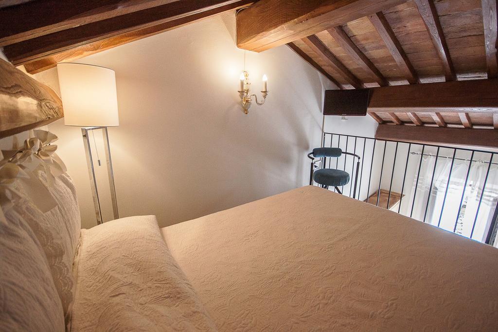 Bed and Breakfast A Casa Mastacchi Сиена Экстерьер фото