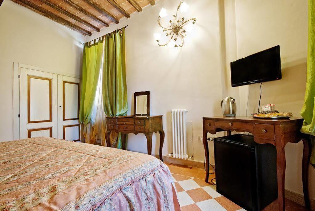 Bed and Breakfast A Casa Mastacchi Сиена Экстерьер фото