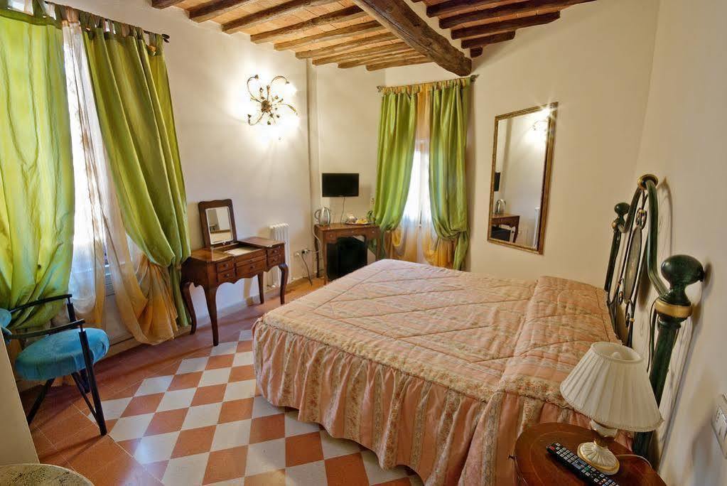 Bed and Breakfast A Casa Mastacchi Сиена Экстерьер фото