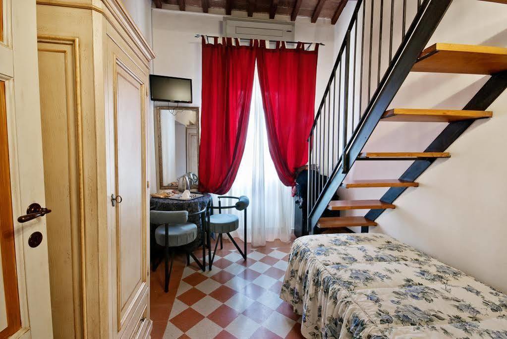 Bed and Breakfast A Casa Mastacchi Сиена Экстерьер фото