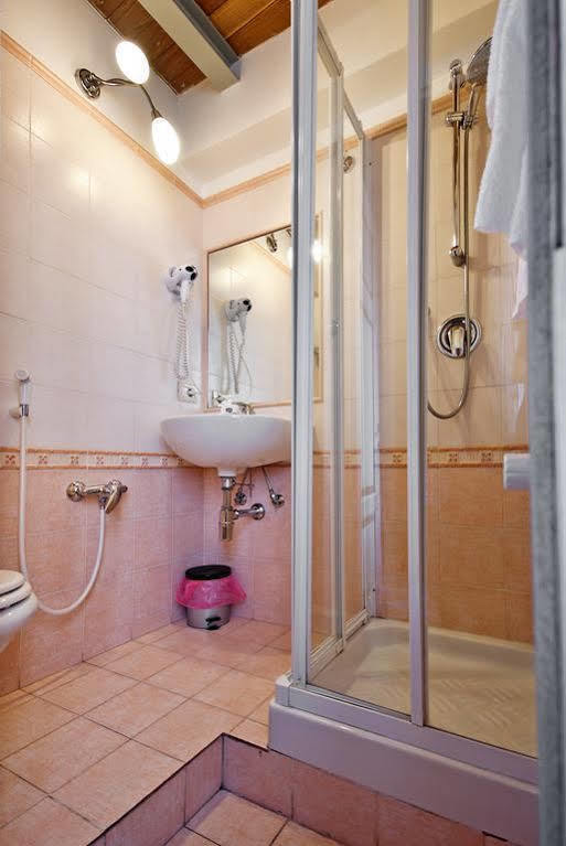 Bed and Breakfast A Casa Mastacchi Сиена Экстерьер фото